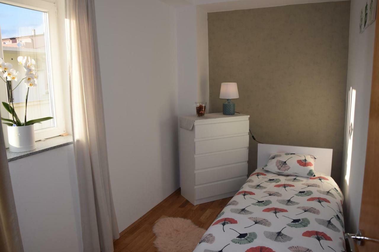 Ferienwohnung App Lu 5 Novi Vinodolski Exterior foto